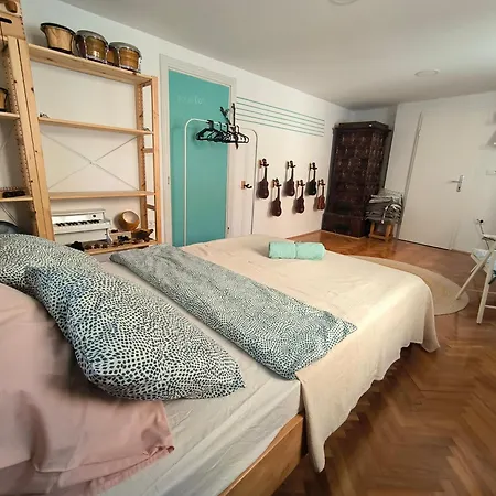 Glasbeni Atelje Tri Pticice Quarto em Acomodações Particulares