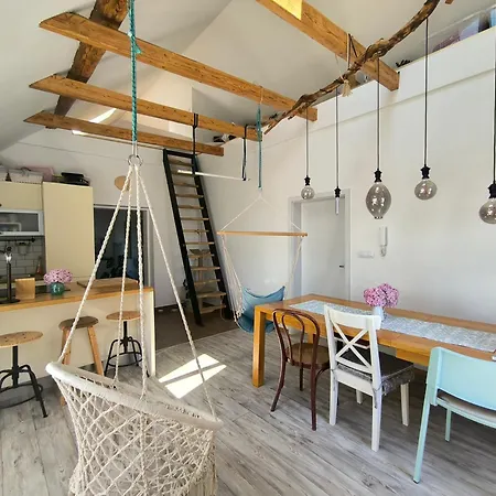 Glasbeni Atelje Tri Pticice Quarto em Acomodações Particulares *