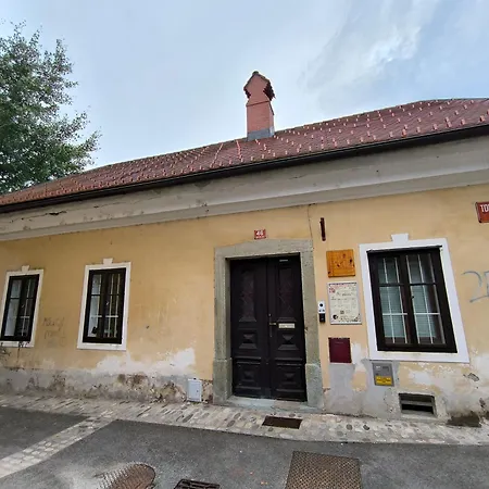 Alloggio in famiglia Glasbeni Atelje Tri Pticice *