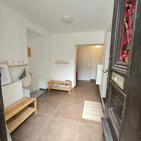 Glasbeni Atelje Tri Pticice ホームステイ クラーニ