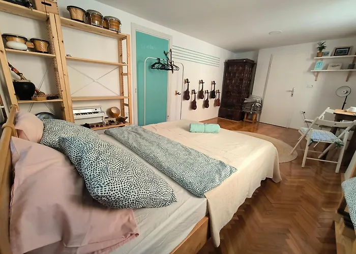 Glasbeni Atelje Tri Pticice 홈스테이