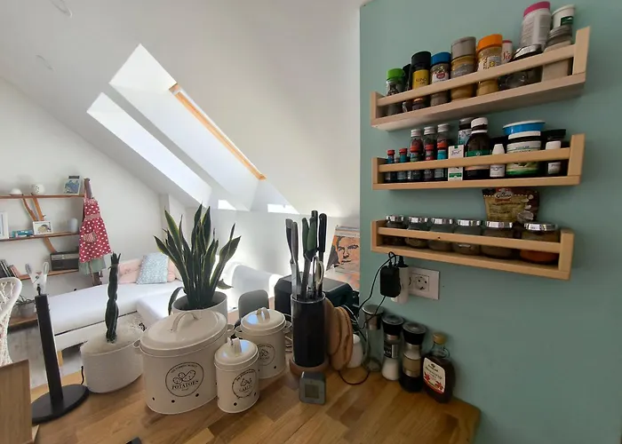 Δωμάτια σε οικογενειακή κατοικία Glasbeni Atelje Tri Pticice