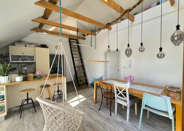 Glasbeni Atelje Tri Pticice 홈스테이 *